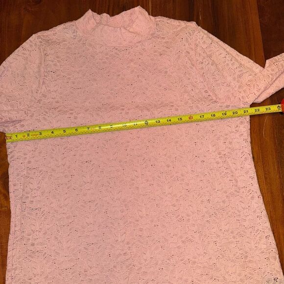 Torrid light puck lace long sleeve mock turtleneck top
Sz 1X - Picture 6 of 8